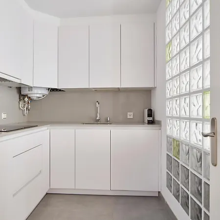 Apartment Always Easy I Escolta Real