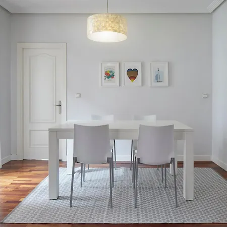 Always Easy I Escolta Real Apartment *