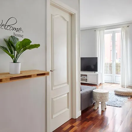 Always Easy I Escolta Real Apartment