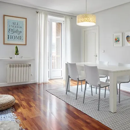 Always Easy I Escolta Real Apartment *