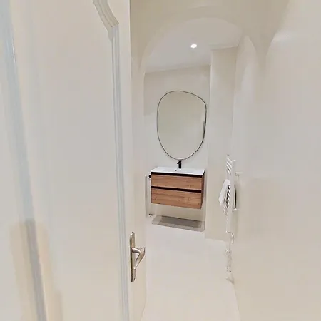 Apartment Always Easy I Escolta Real